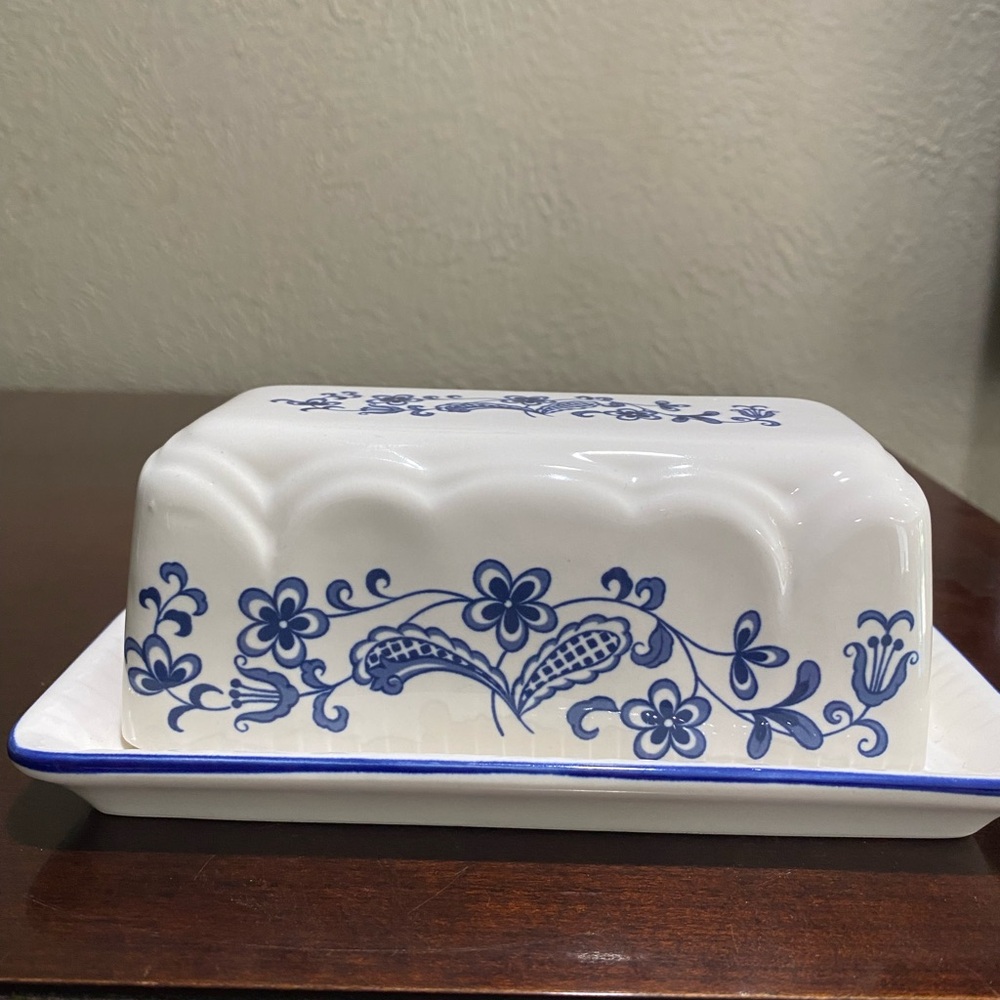 Vintage, Hart and Stuart, Blue Garden Covered Butter Dish